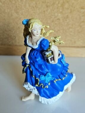 Hand-painted collectible Papo "Captain's Daughter" figurine✨️💙